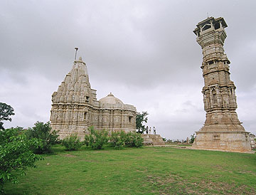 Chittorgarh Fort Tour with Rajasthan tour and taxi